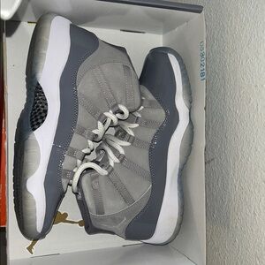 Jordan Men's Sneakers — Gray and White